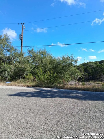 Listing photo id 2 for 813 Valley Rdg