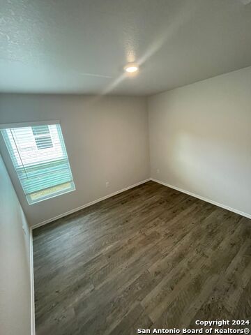 Listing photo id 7 for 4214 Legend Heights