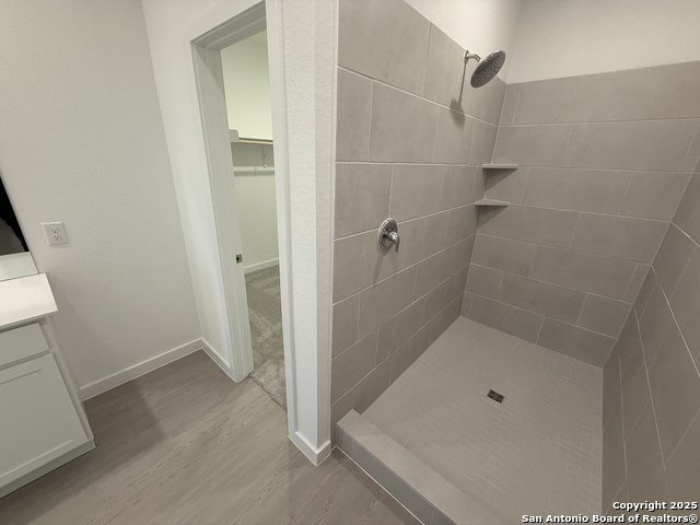 Image 26 of 44 For 31912 Ambrose Street Ne