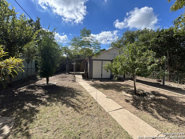 Image 4 of 18 For 2130 Burnet