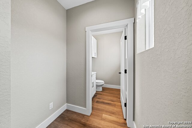 Image 10 of 26 For 808 Gray Oak