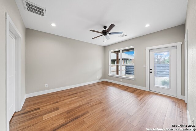 Image 14 of 26 For 808 Gray Oak