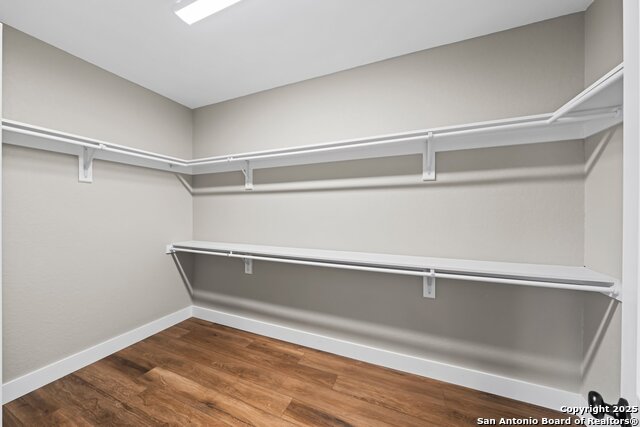 Image 15 of 26 For 808 Gray Oak