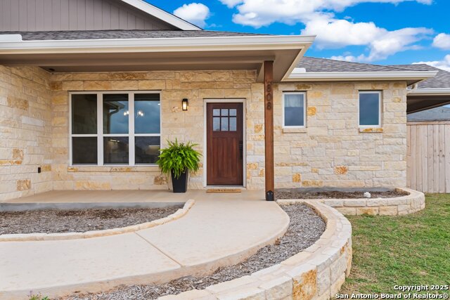 Image 2 of 26 For 808 Gray Oak