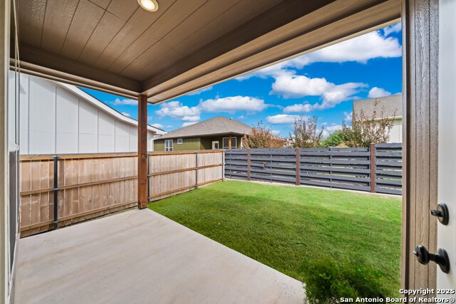 Image 23 of 26 For 808 Gray Oak