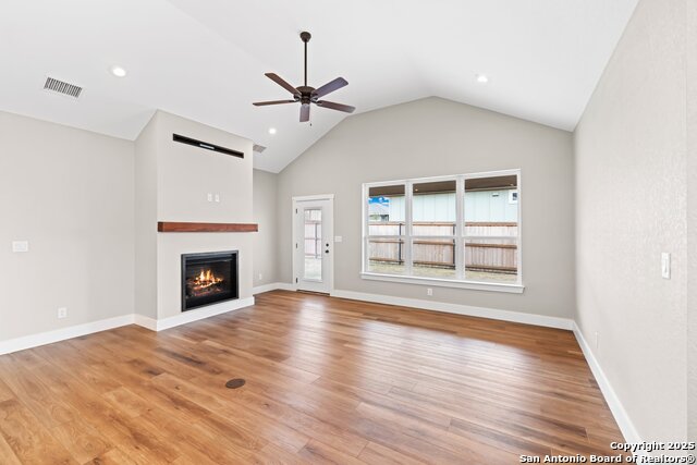 Image 4 of 26 For 808 Gray Oak