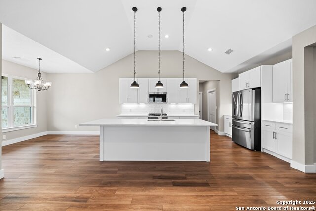 Image 5 of 26 For 808 Gray Oak