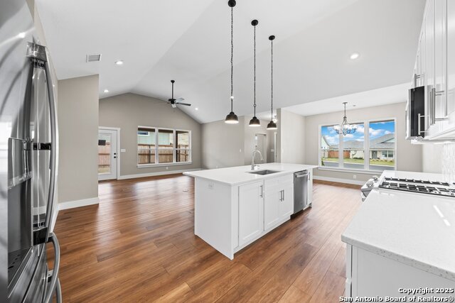 Image 8 of 26 For 808 Gray Oak