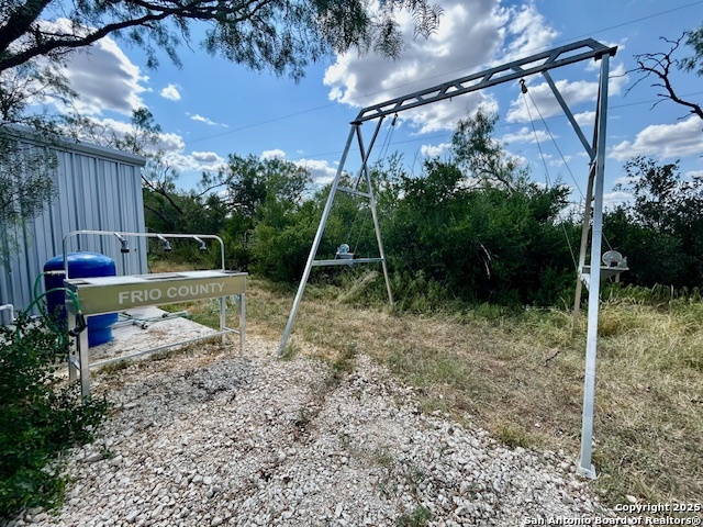 Image 17 of 22 For Ih 35  