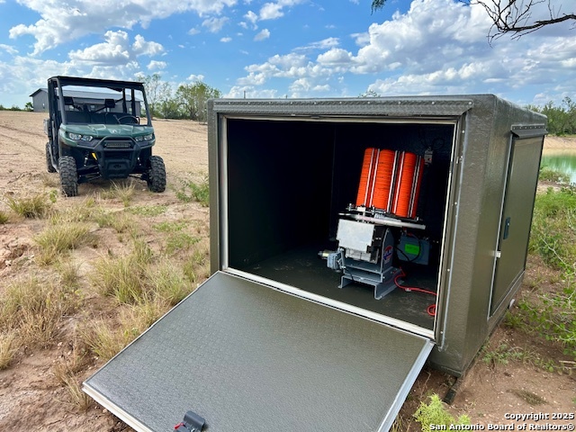 Image 19 of 22 For Ih 35  