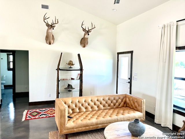 Image 3 of 22 For Ih 35  