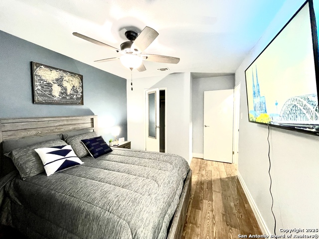 Listing photo id 0 for 13611 Larkbrook