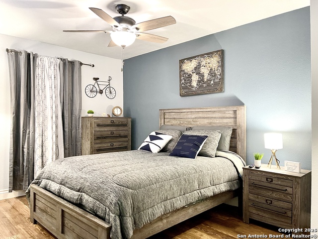 Listing photo id 2 for 13611 Larkbrook