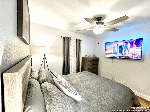 Listing photo id 3 for 13611 Larkbrook