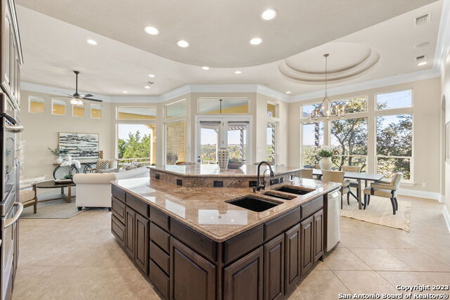 Listing photo id 10 for 204 Paradise Point