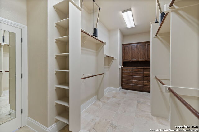 Listing photo id 20 for 204 Paradise Point