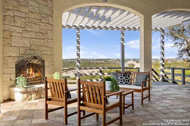 Listing photo id 28 for 204 Paradise Point