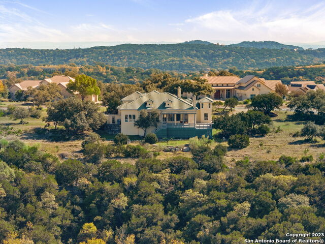 Listing photo id 30 for 204 Paradise Point