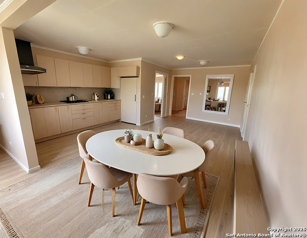 Image 4 of 14 For 2122 Dahlgreen