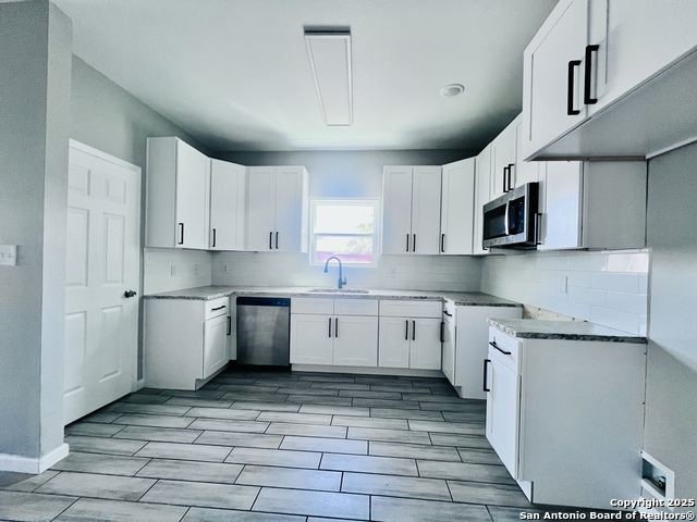 Image 10 of 17 For 335 San Eduardo S