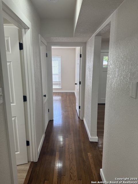 Image 17 of 27 For 223 Adrian  