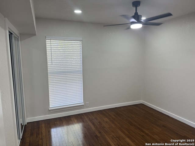 Image 22 of 27 For 223 Adrian  