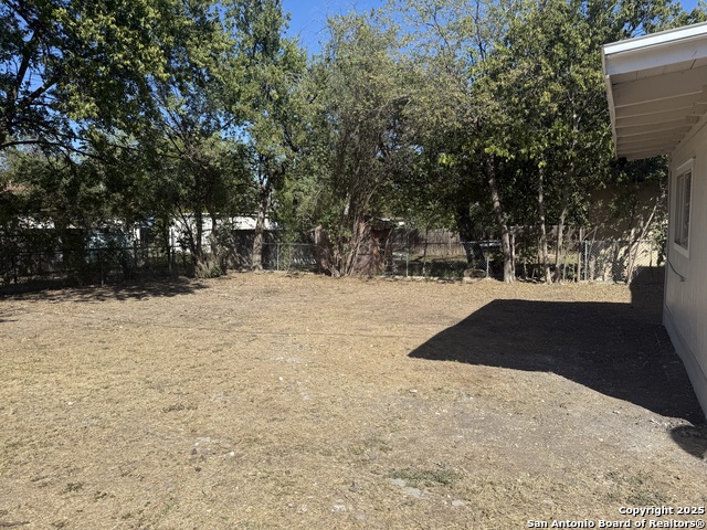 Image 25 of 27 For 223 Adrian  