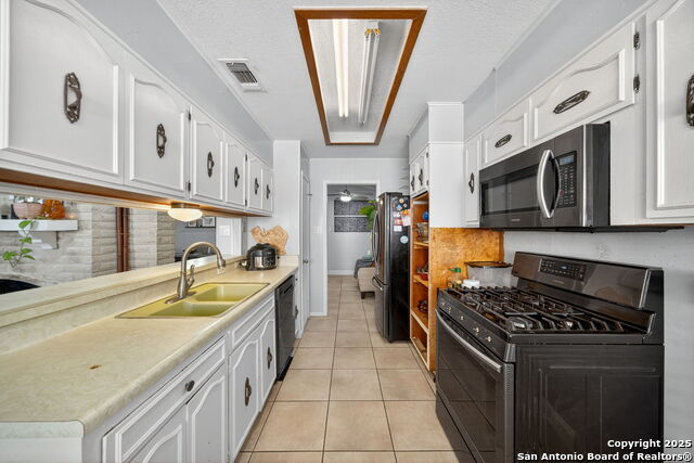 Image 13 of 31 For 7707 Mary Carolyn St