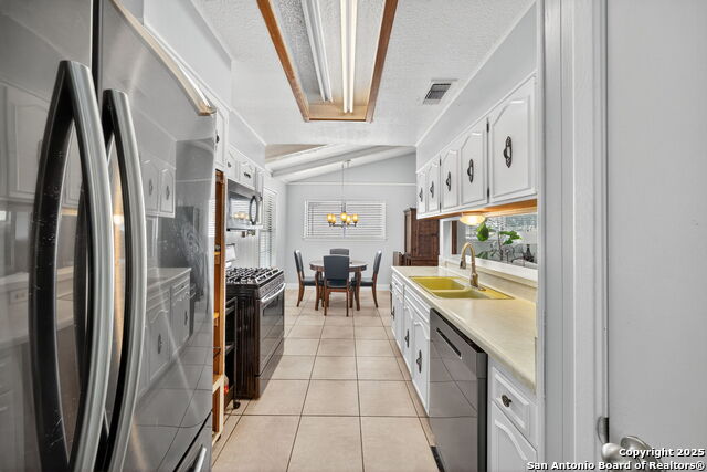 Image 14 of 31 For 7707 Mary Carolyn St