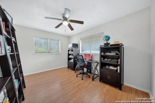 Image 22 of 31 For 7707 Mary Carolyn St