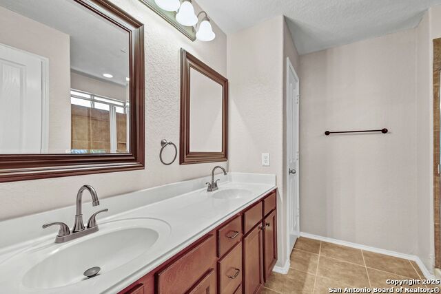 Image 21 of 32 For 9211 Rainbow Creek