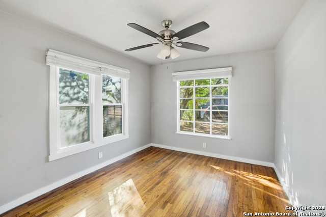 Listing photo id 4 for 1907 Burnet St