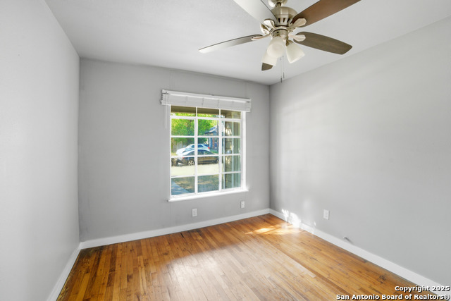 Listing photo id 5 for 1907 Burnet St