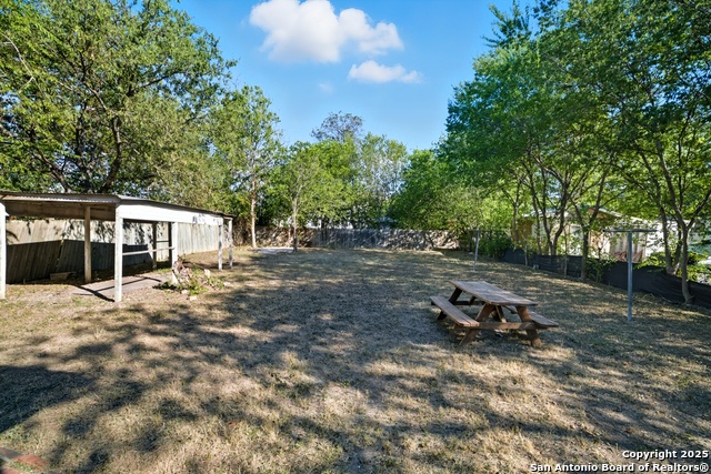 Listing photo id 6 for 1907 Burnet St