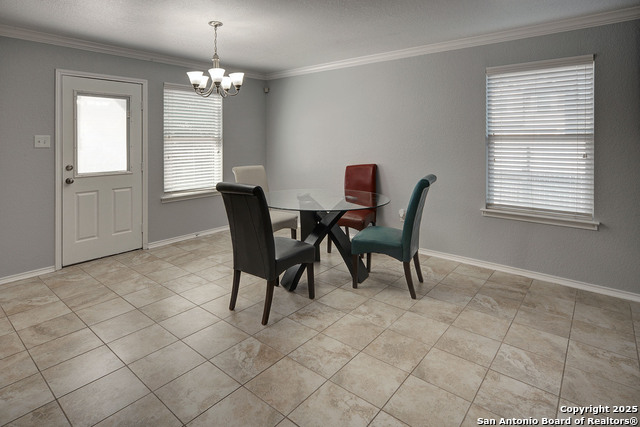 Listing photo id 3 for 10303 Mission Arc