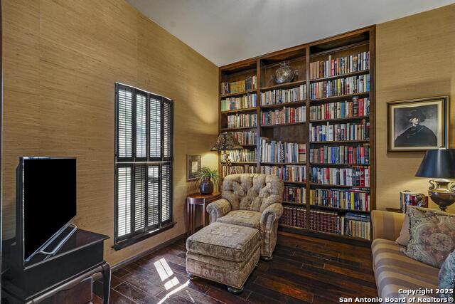 Image 5 of 50 For 127 Siebeneicher Rd