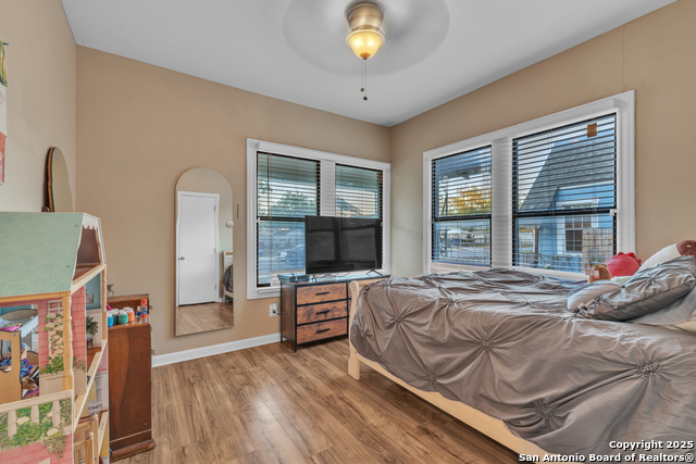Image 11 of 21 For 414 Chicago Blvd.
