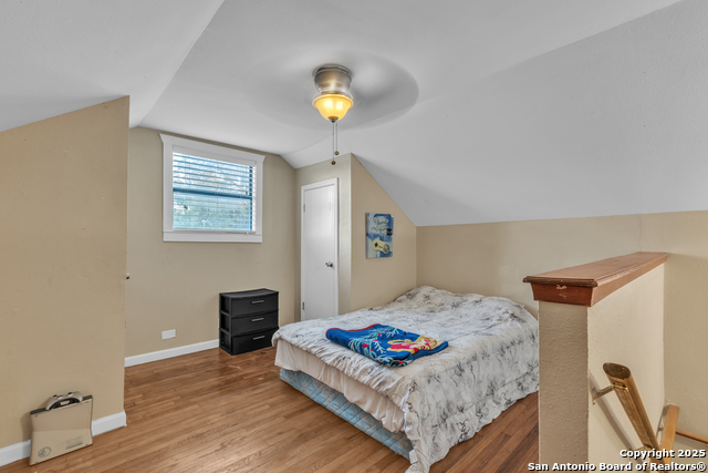 Image 9 of 21 For 414 Chicago Blvd.