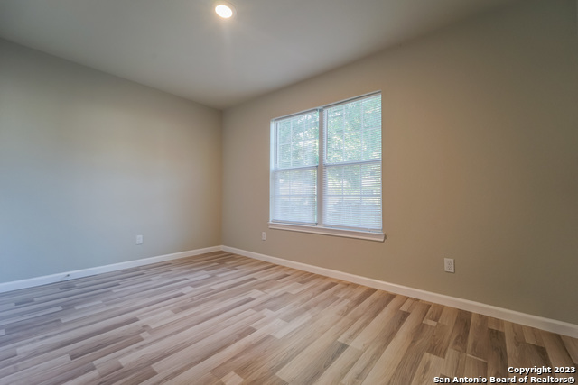 Image 21 of 28 For 825 Fitch  