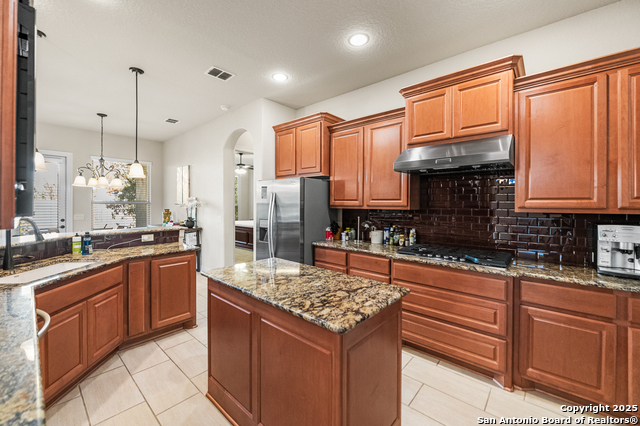 Listing photo id 21 for 24510 Via Vizcaya