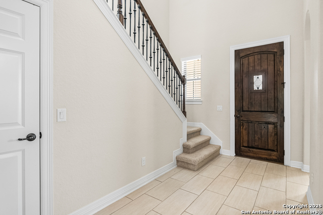 Listing photo id 3 for 24510 Via Vizcaya