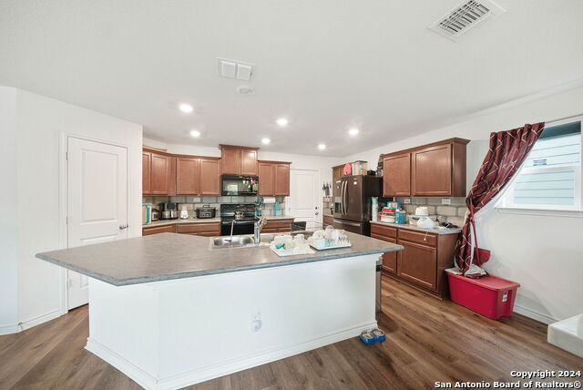 Image 12 of 31 For 11126 Charismatic