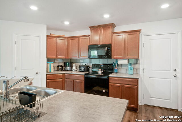 Image 13 of 31 For 11126 Charismatic