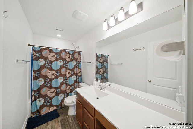 Image 21 of 31 For 11126 Charismatic