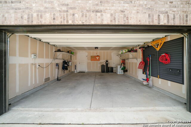 Image 4 of 31 For 11126 Charismatic