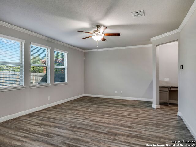 Image 12 of 35 For 142 Abbeydell