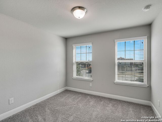 Image 31 of 35 For 142 Abbeydell