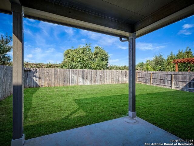 Image 32 of 35 For 142 Abbeydell