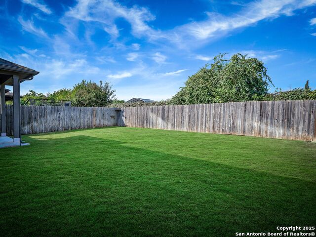 Image 33 of 35 For 142 Abbeydell