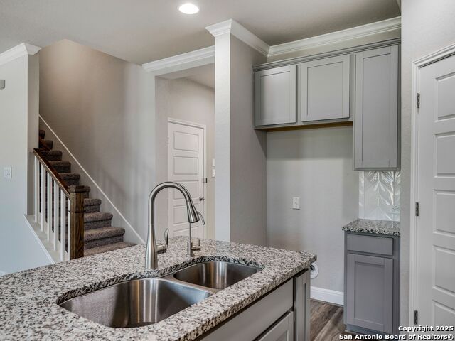 Image 9 of 35 For 142 Abbeydell